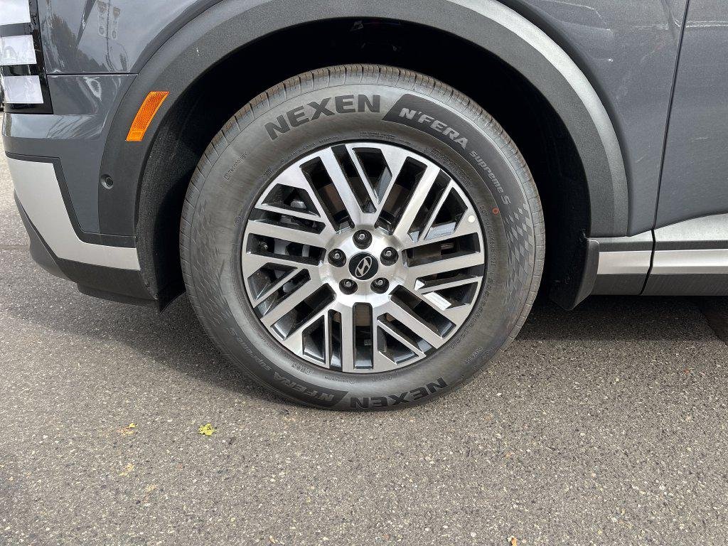 New 2026 Gray Hyundai SEL Premium AWD image 17