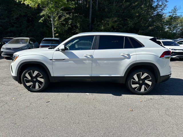 New 2026 White Volkswagen SE w/Technology image 8