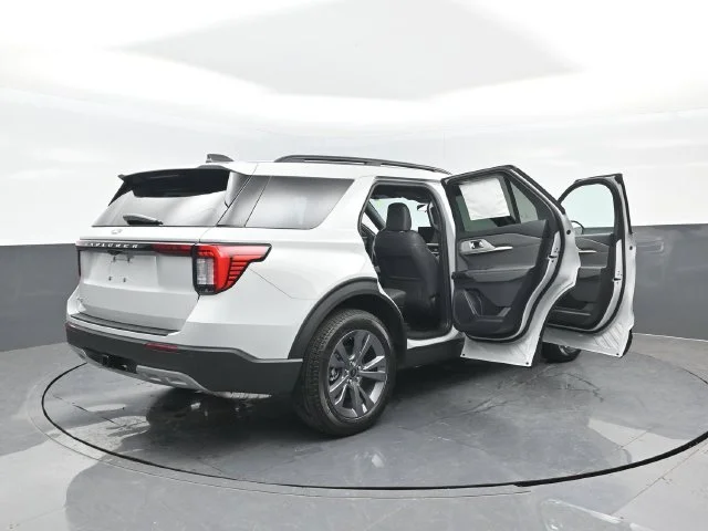 New 2027 Avalanche Gray Ford Active image 30