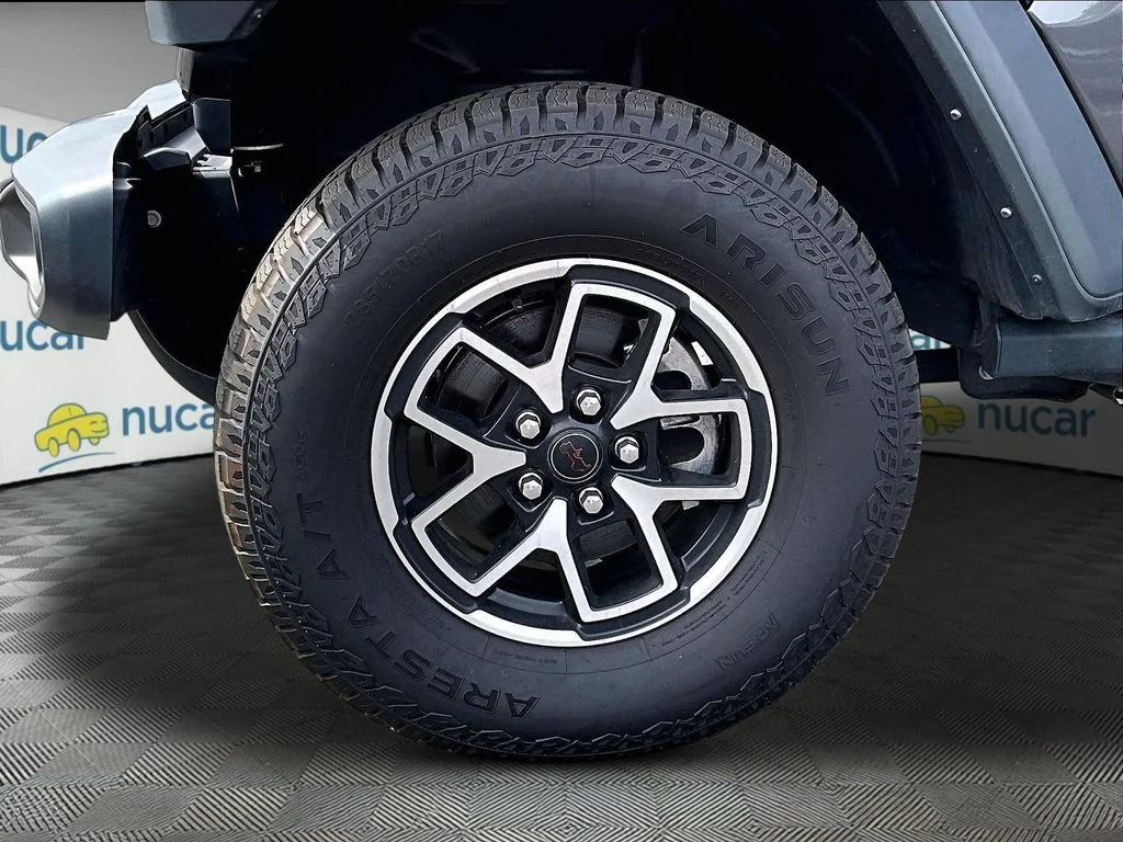 Used 2024 Gray Jeep Rubicon image 28