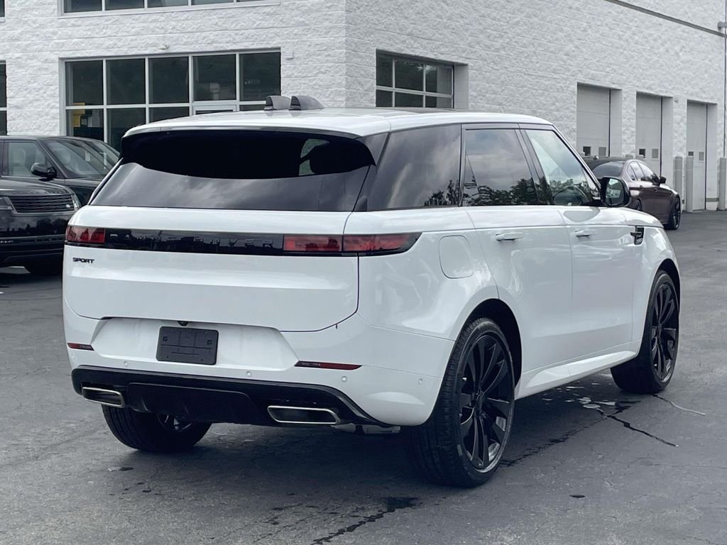 New 2026 Fuji White Land Rover Dynamic SE image 7