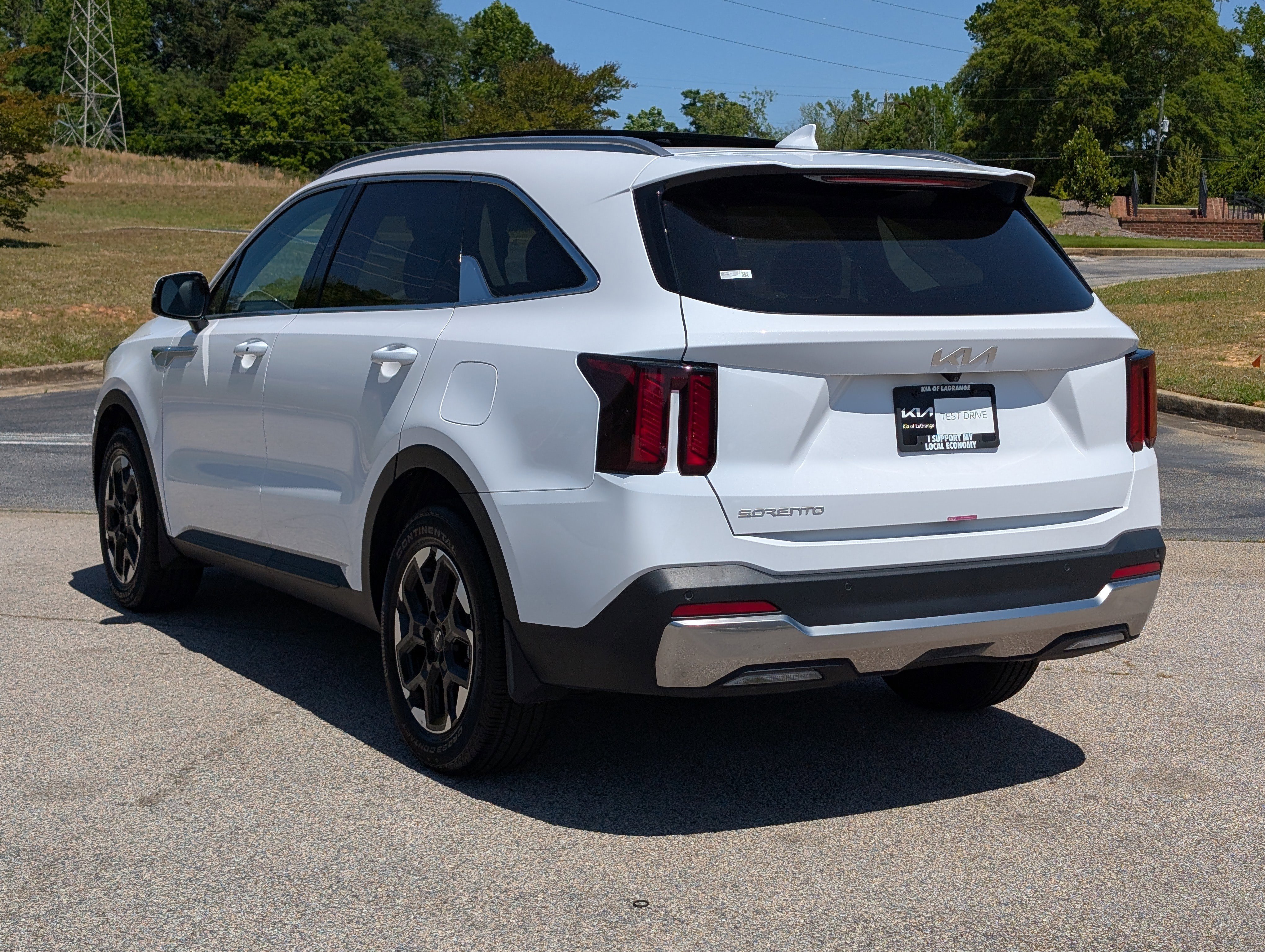 2025 Kia Sorento S - Photo 11