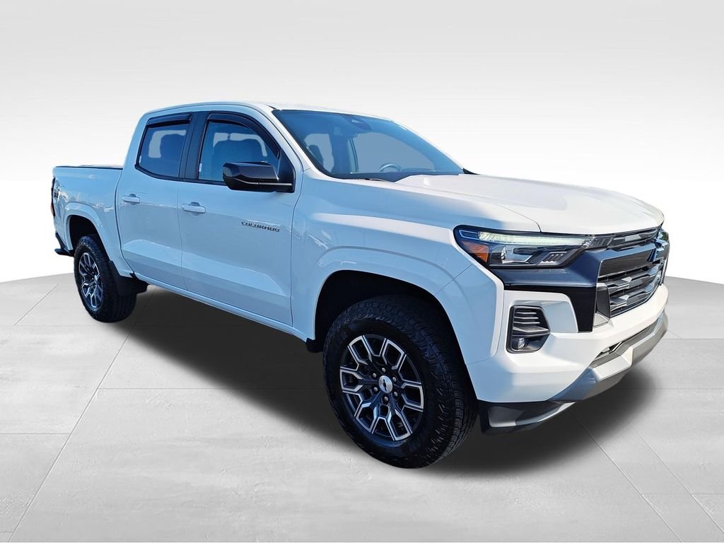 Used 2023 White Chevrolet Z71 image 7