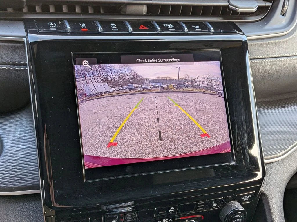 Used 2023 Red Jeep Altitude X image 19