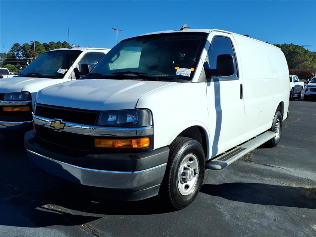 Used 2025 Summit White Chevrolet WT image 1
