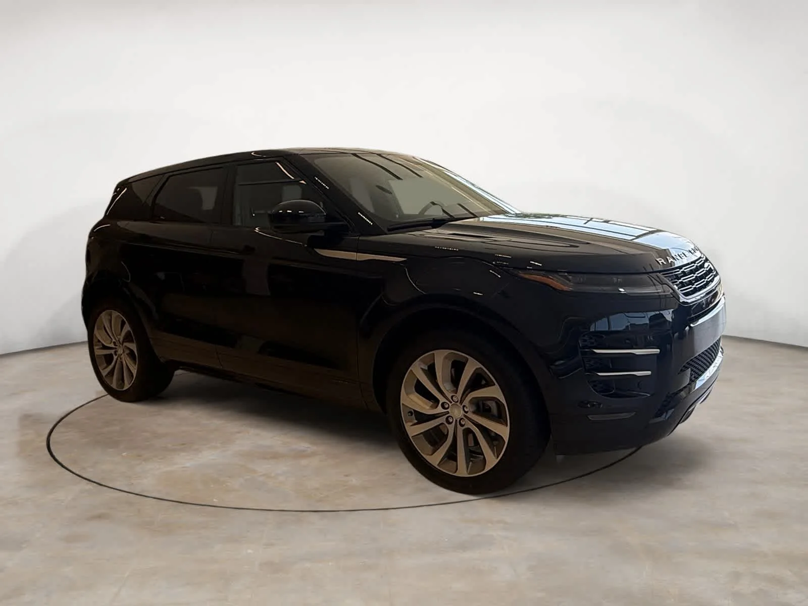 New 2026 Santorini Black Land Rover Hoxton Edition image 7
