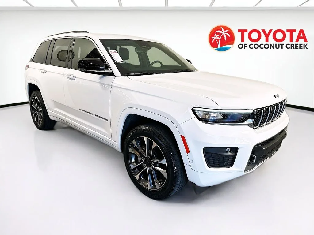 Used 2023 White Jeep Overland image 1