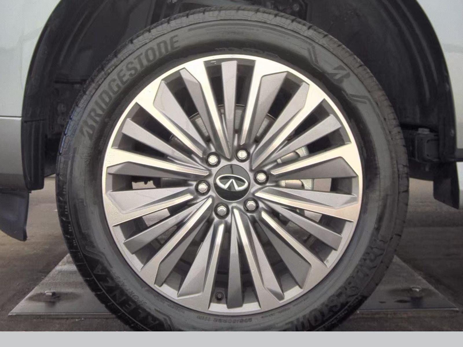 Certified Used 2025  INFINITI SENSORY image 6