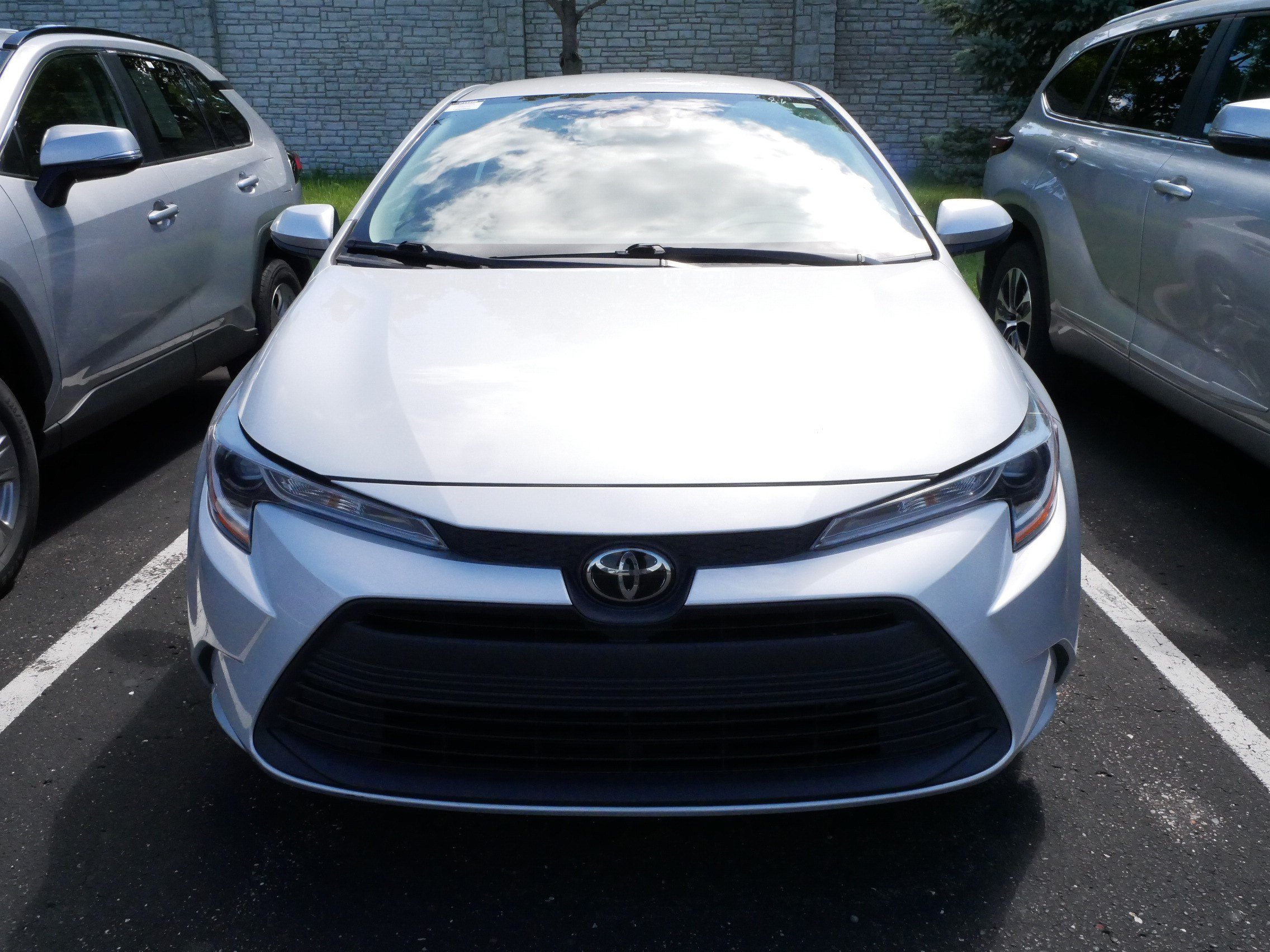 Used 2024 Toyota Corolla LE with VIN 5YFB4MDE8RP089524 for sale in Brooklyn Center, Minnesota