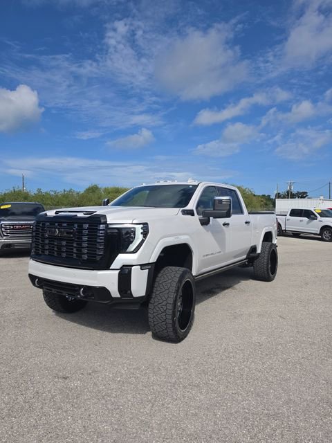 2025 GMC Sierra 4WD Crew Cab Long Box Denali Ultimate's photo