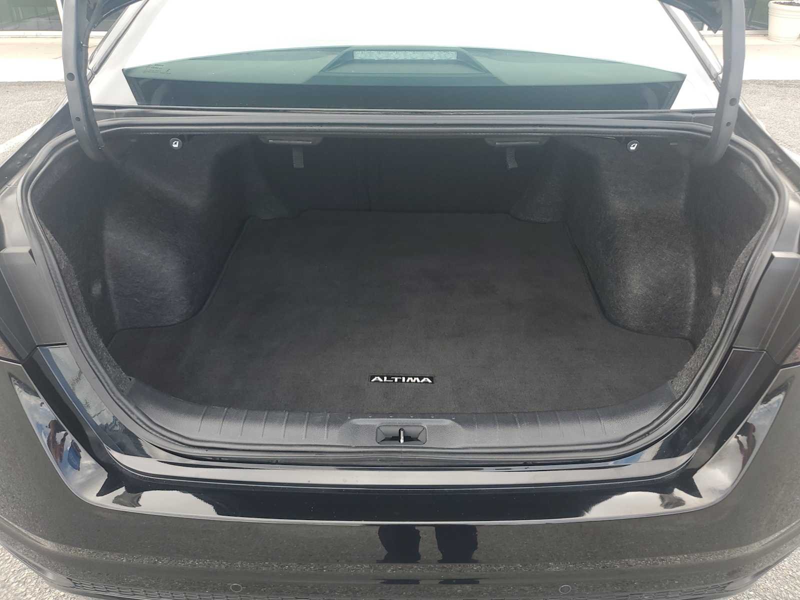 Used 2025 Black Nissan SV image 10
