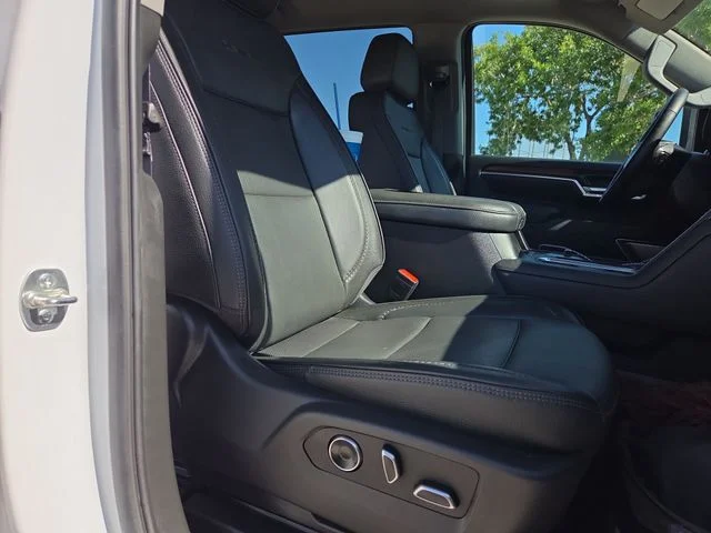 Used 2025 White GMC Denali image 23
