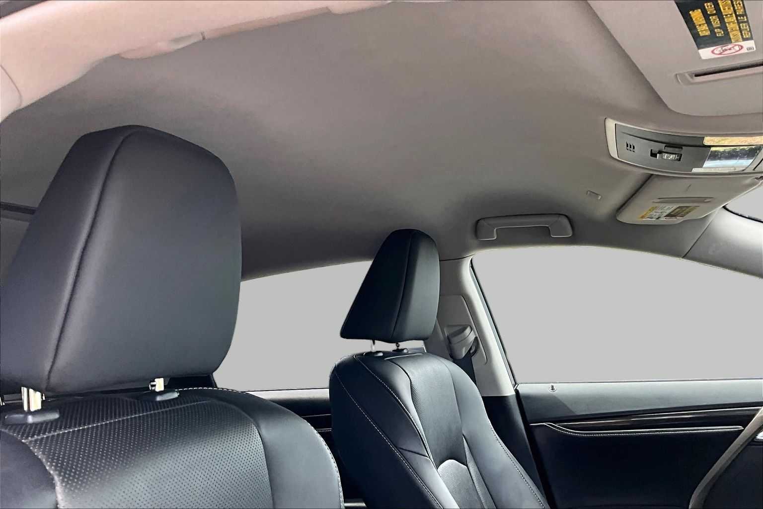 Used 2022 Nori Green Pearl Lexus  image 14