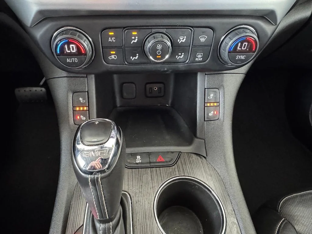 Used 2018 Silver GMC SLT-1 image 33