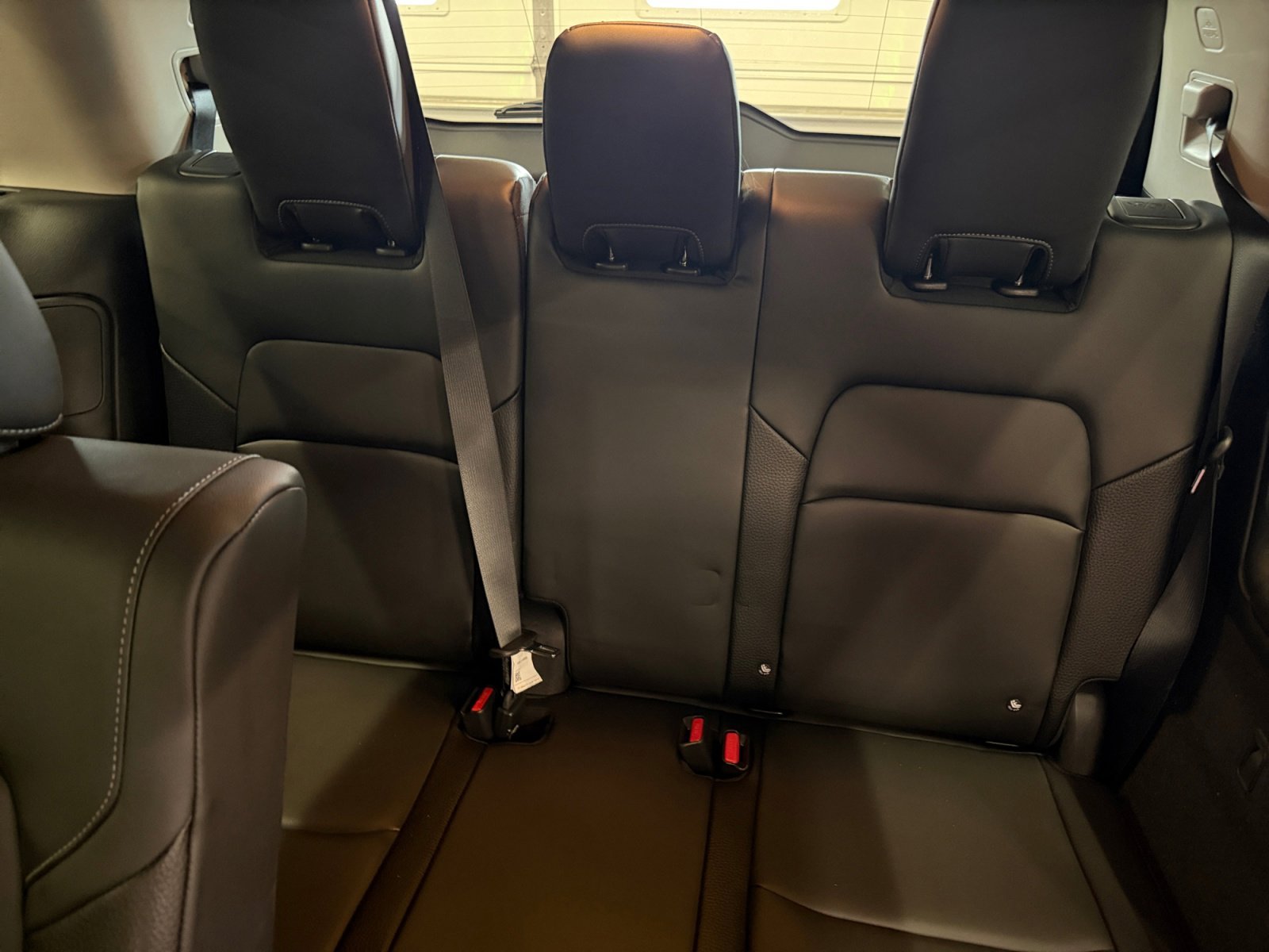 Used 2025 Scarlet Ember Tintcoat Nissan SL image 25