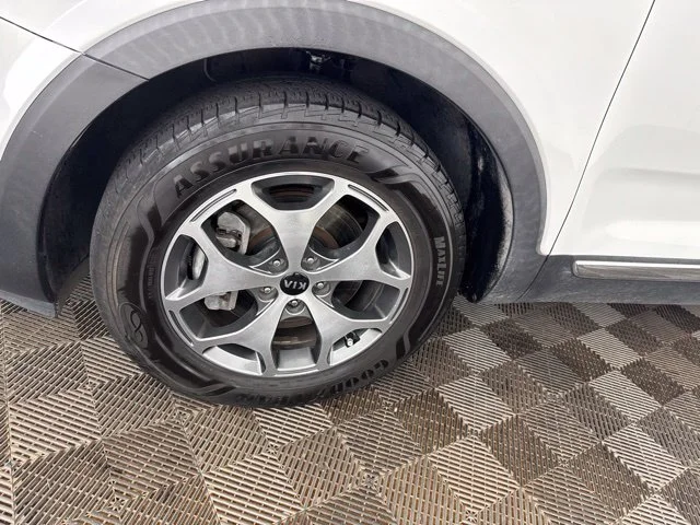 Used 2020 White Kia EX image 32