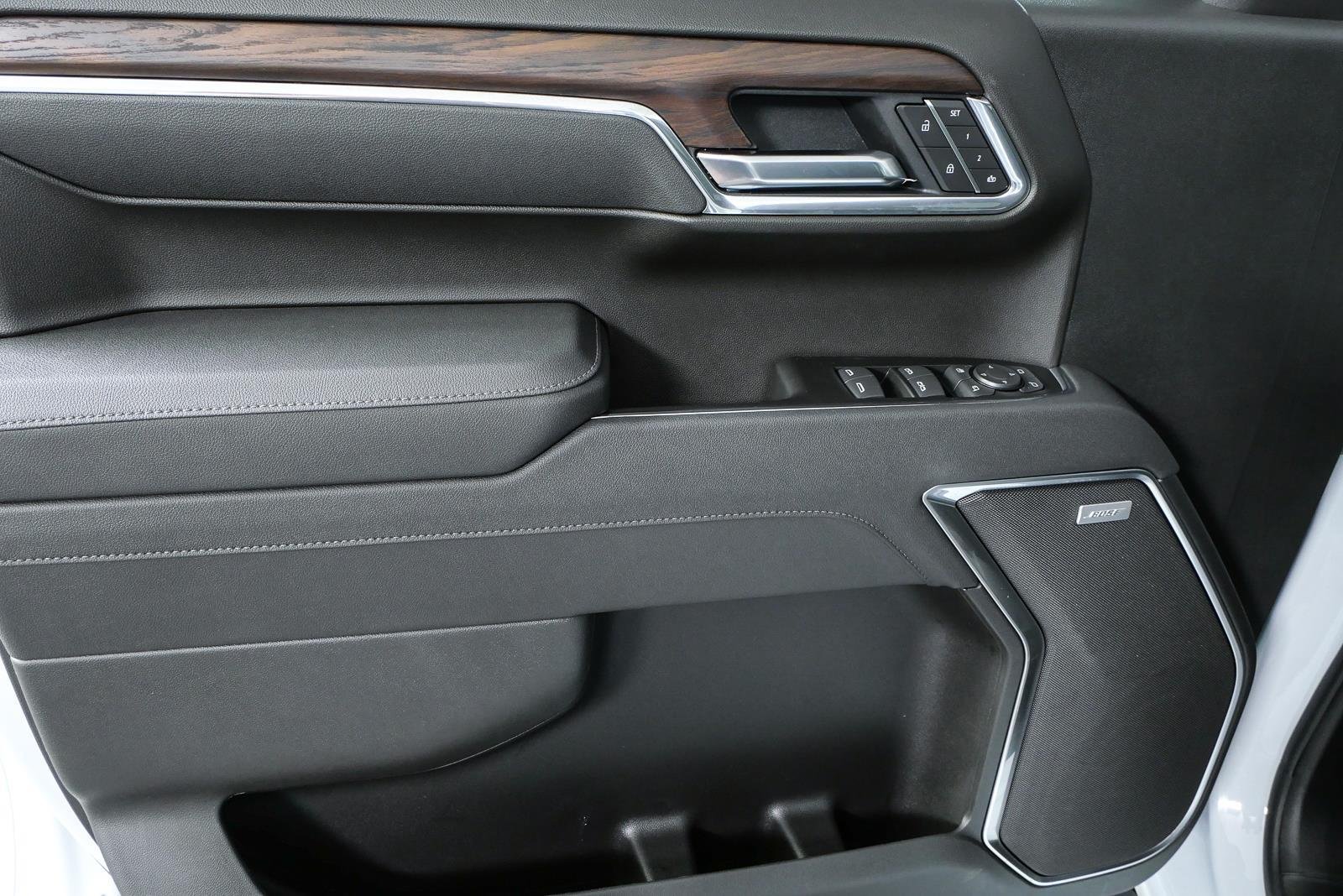 2026 GMC Sierra 1500 SLT - Photo 6