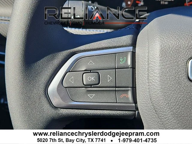 New 2026 Bright White Clear-Coat Exterior Paint Jeep Latitude image 19