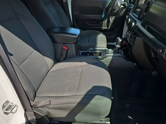 Used 2022 White Jeep Unlimited Willys image 38