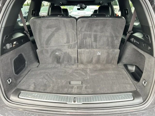 Used 2022 Gray Metallic Jeep Overland image 10