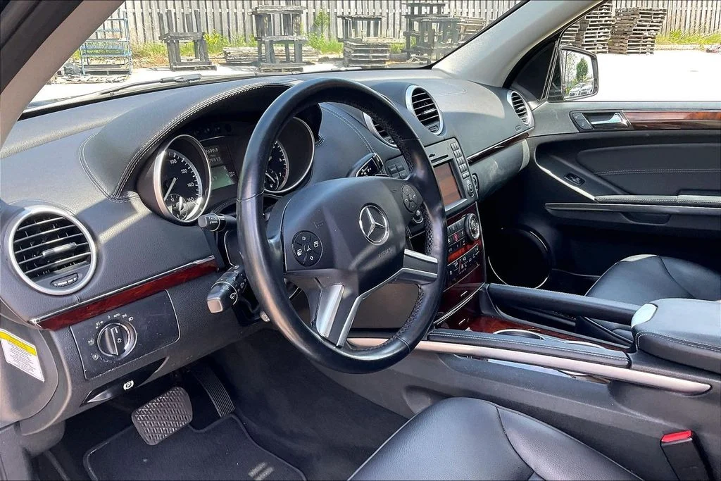 Used 2012 Black Mercedes-Benz GL 450 image 14