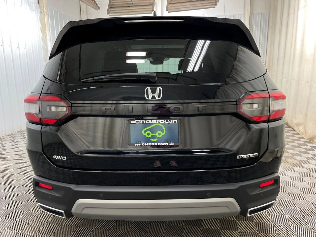 Used 2024 Black Honda Touring image 23