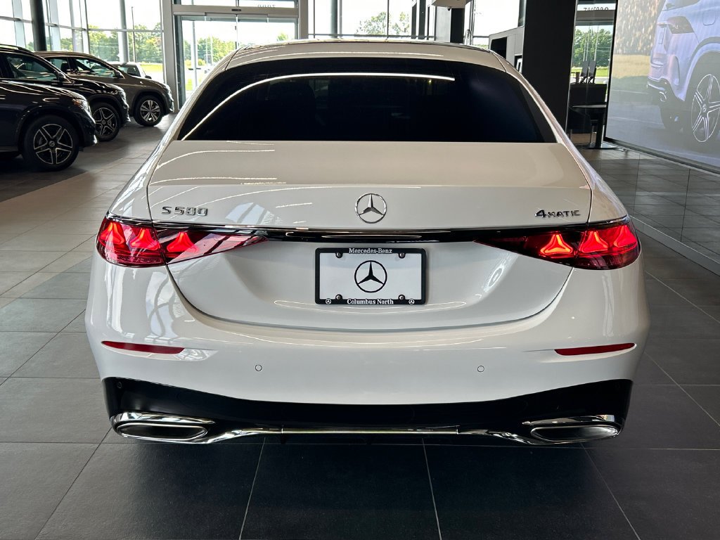 New 2027 MANUFAKTUR Moonlight White Metallic Mercedes-Benz S 580 image 5