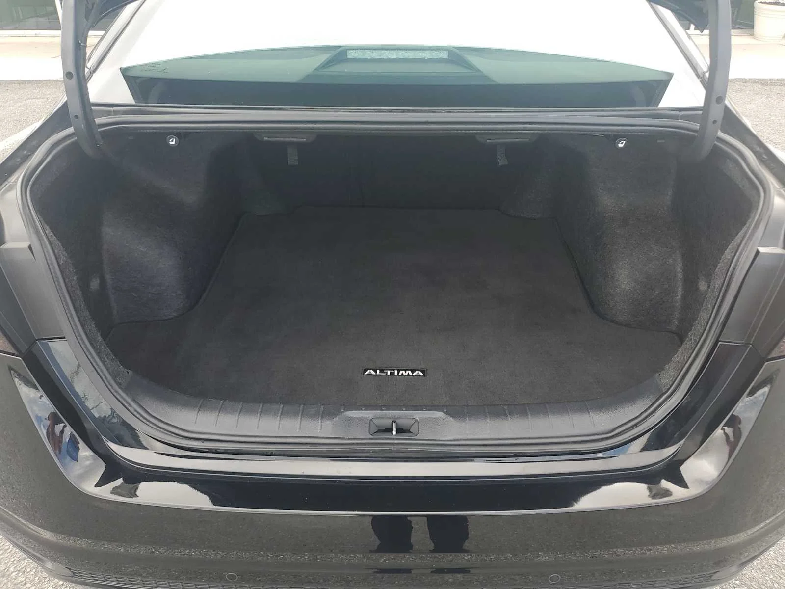 Used 2025 Black Nissan SV image 10