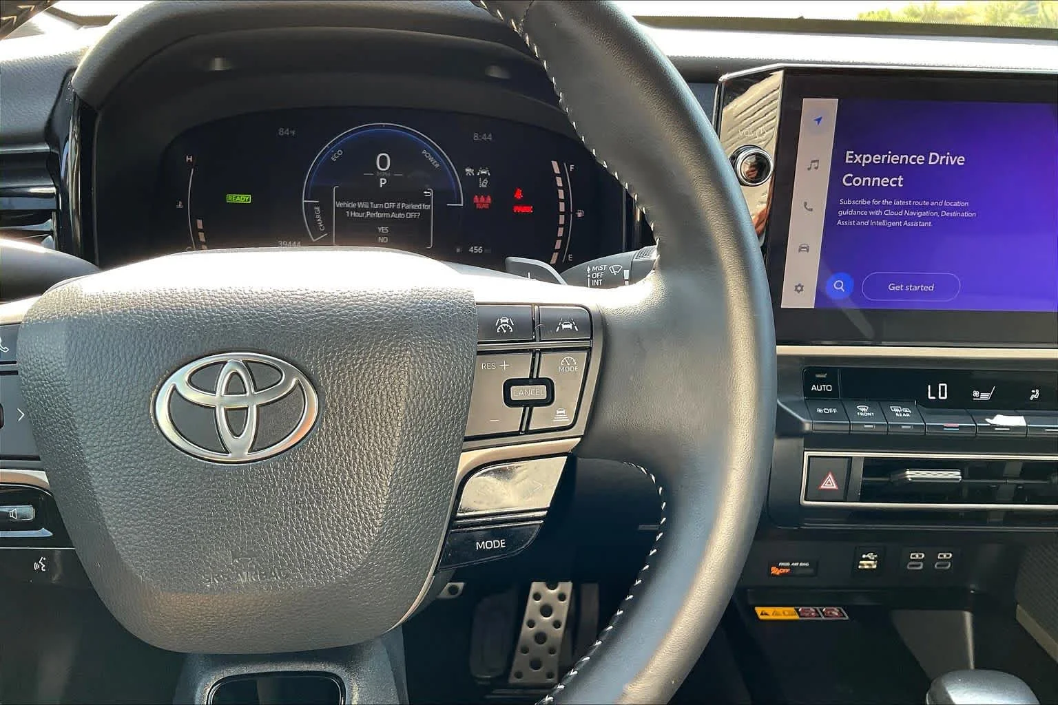 Used 2025 Ice Cap Toyota SE image 24