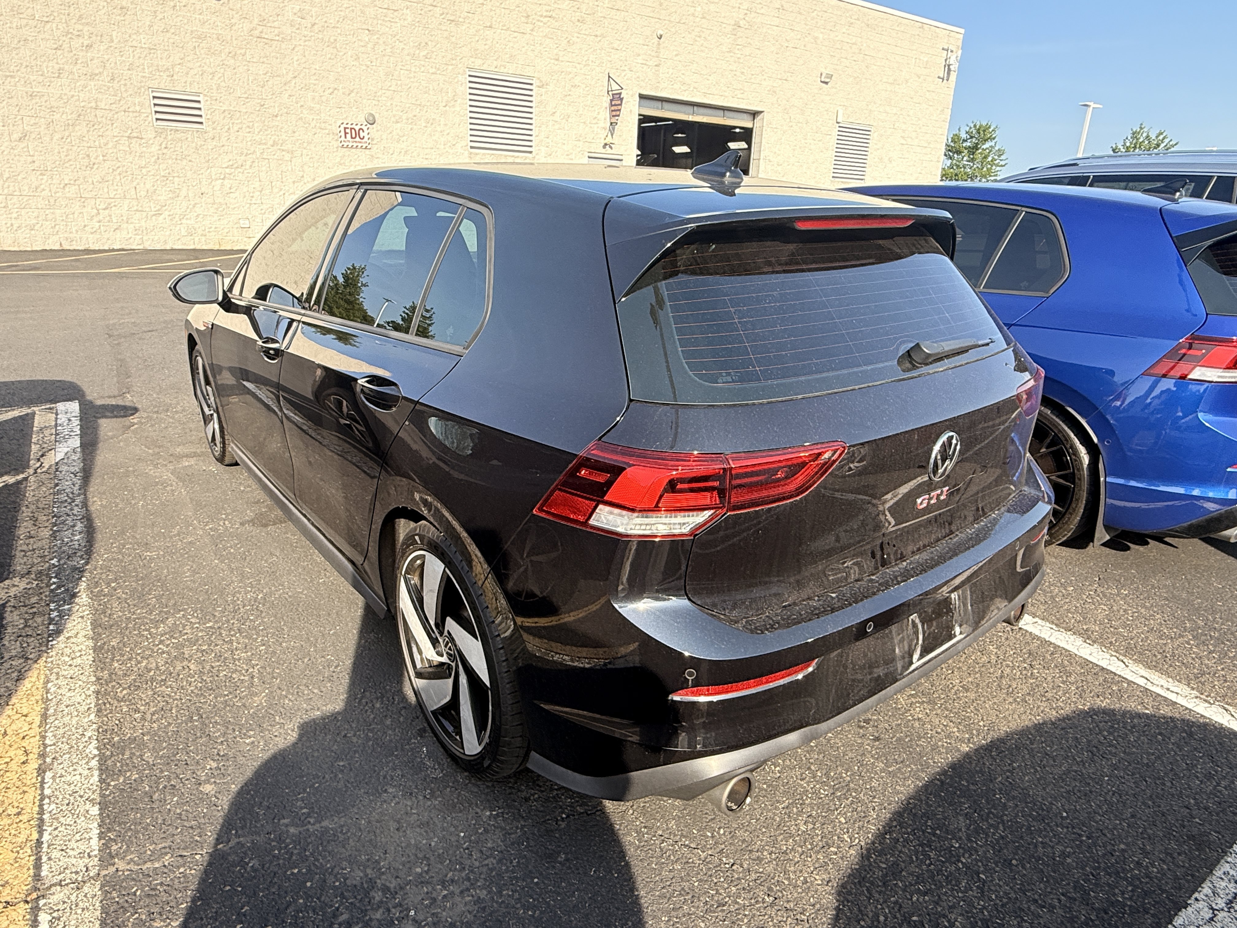Used 2023 Black Volkswagen SE image 8