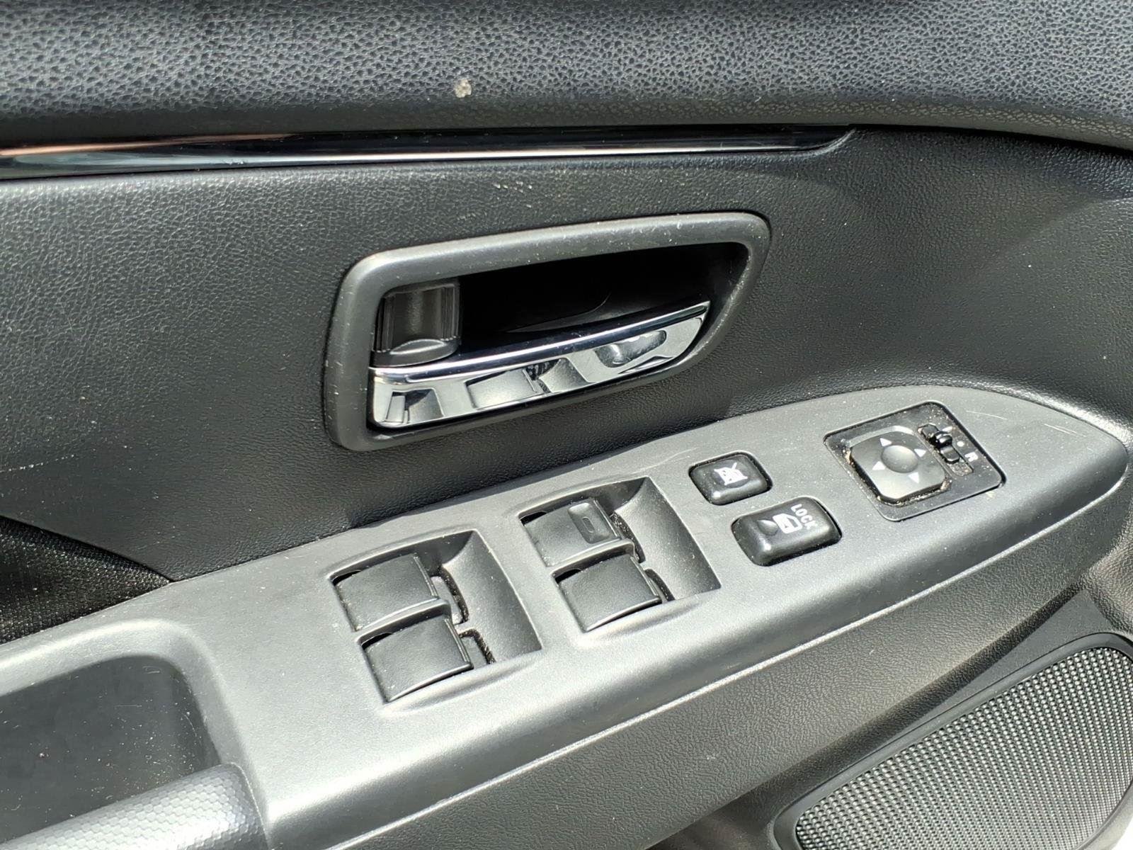 Used 2025  MITSUBISHI  image 16