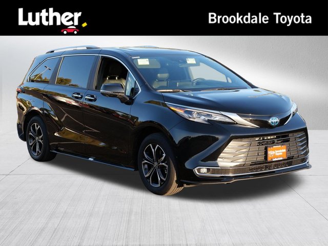 2025 Toyota Sienna Platinum