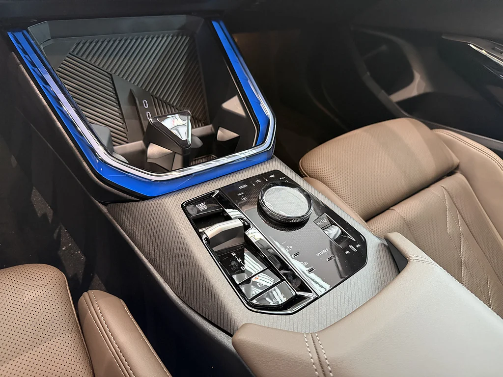 New 2026 Alpine White BMW 30 xDrive image 10