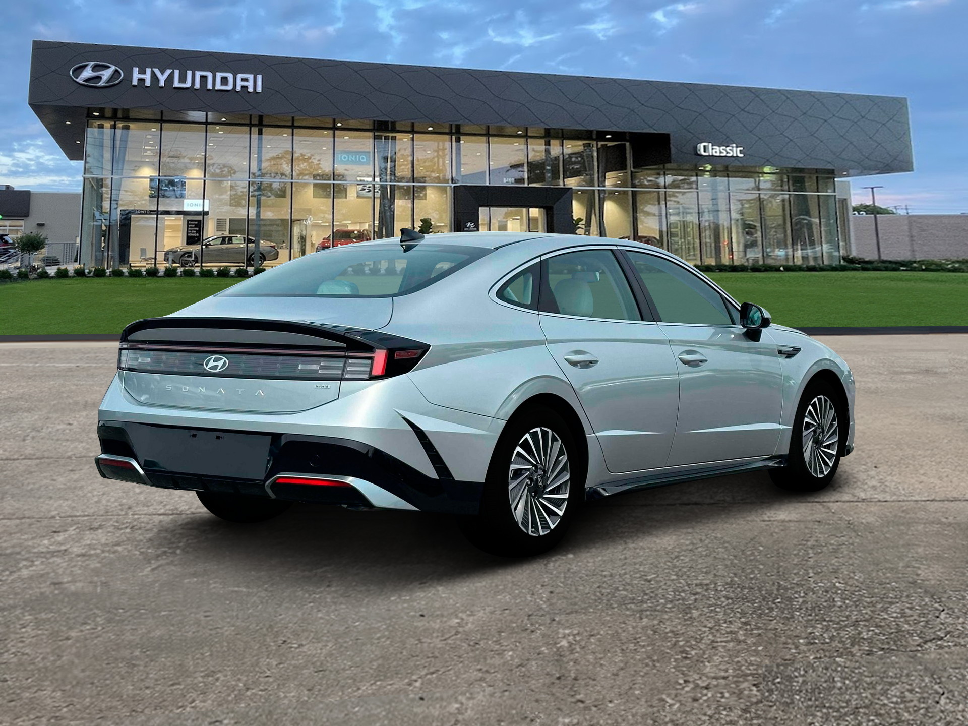 Used 2025 Aero Silver Metallic Hyundai SEL image 7
