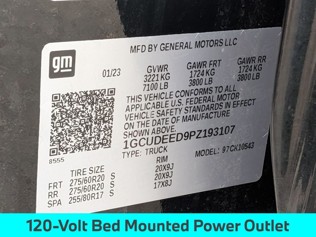 Used 2023 Black Chevrolet RST image 27