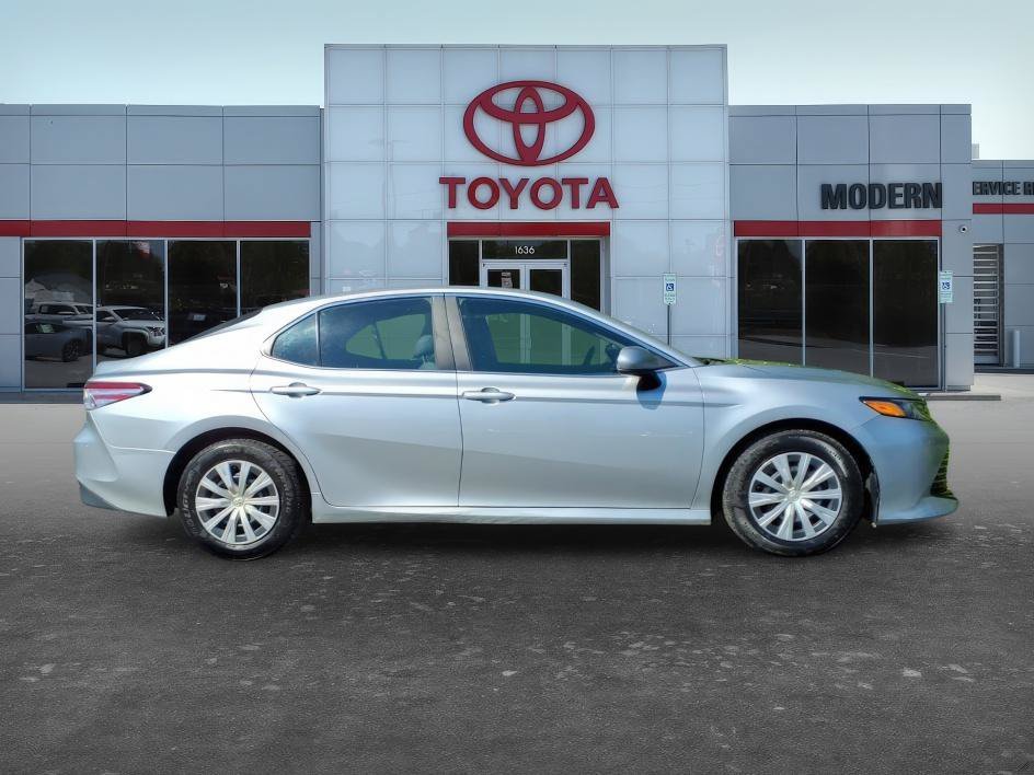 Used 2018 Celestial Silver Metallic Toyota L image 6