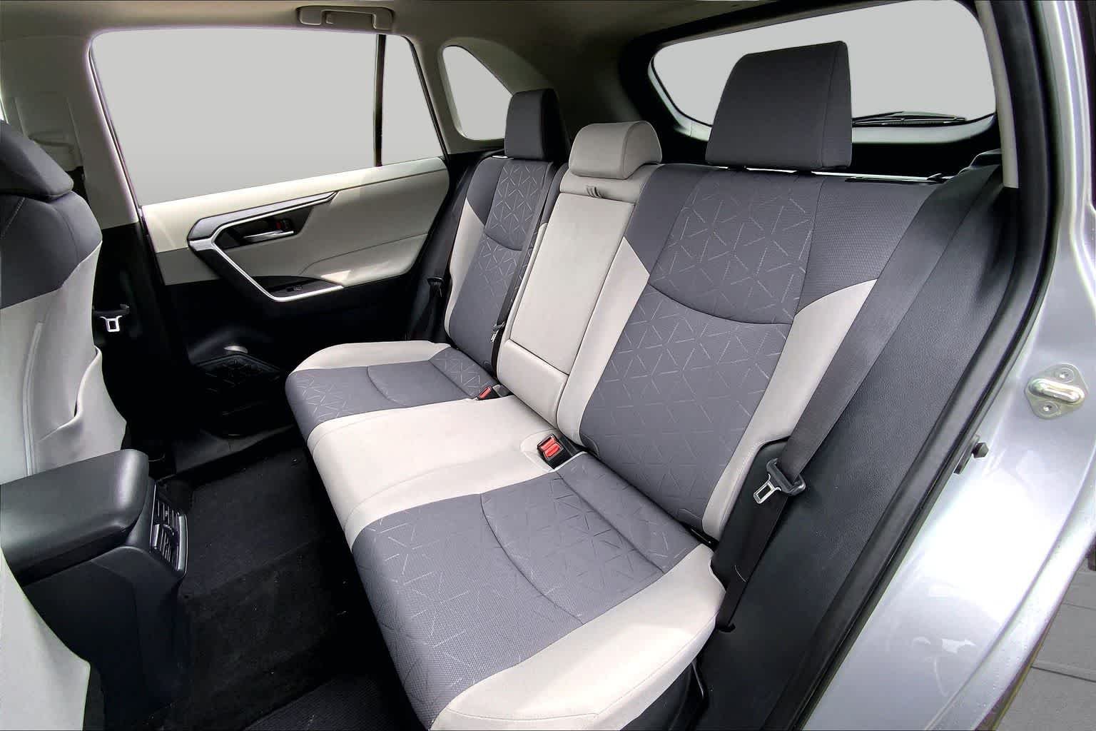 Used 2024 Silver Sky Metallic Toyota Hybrid XLE image 20