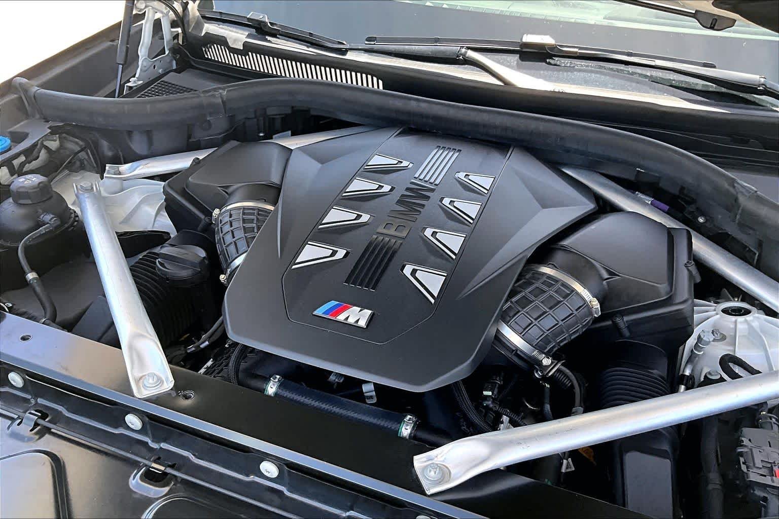 Used 2024 Mineral White Metallic BMW M60i image 31