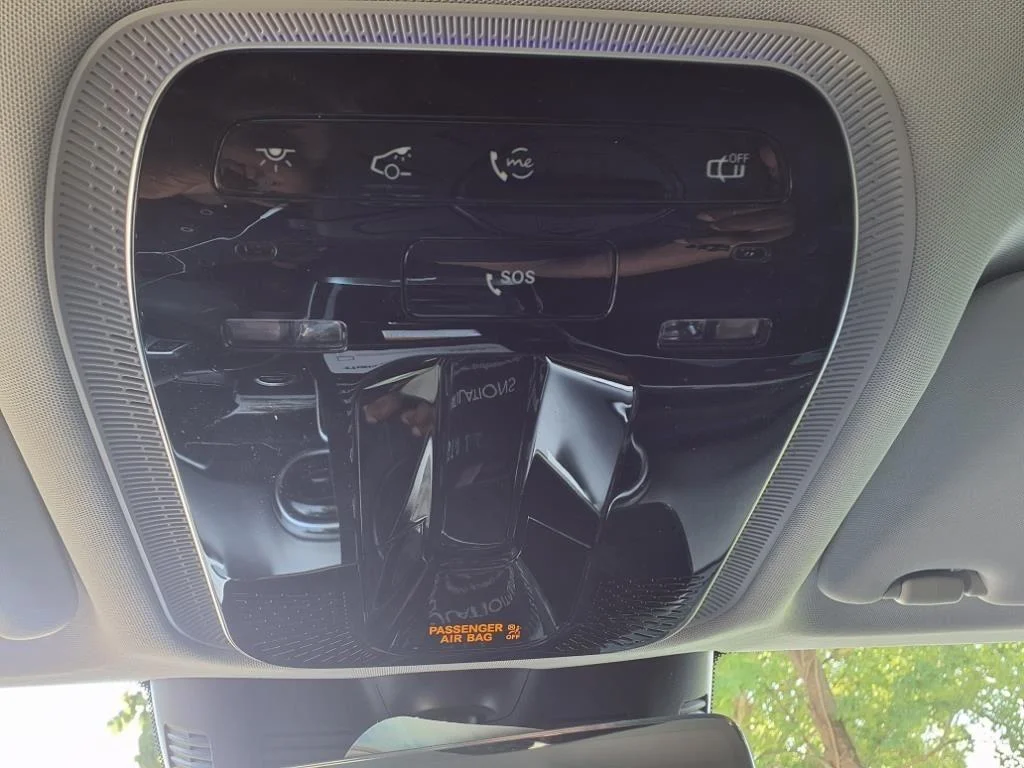 New 2025 BLACK Mercedes-Benz GLC 350e image 23