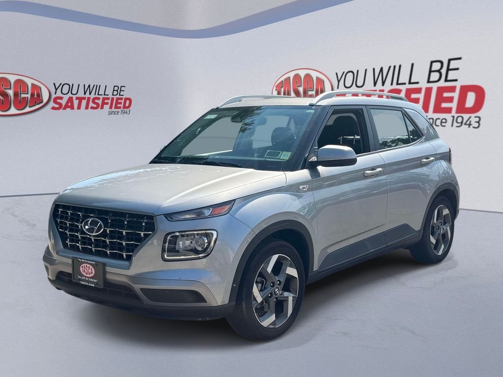 Used 2024 Silver Hyundai SEL image 3