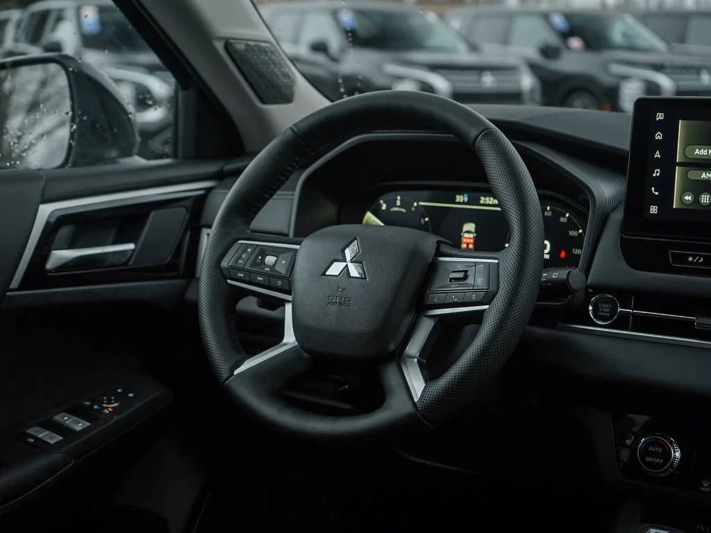2026 Mitsubishi Outlander SE - Photo 16
