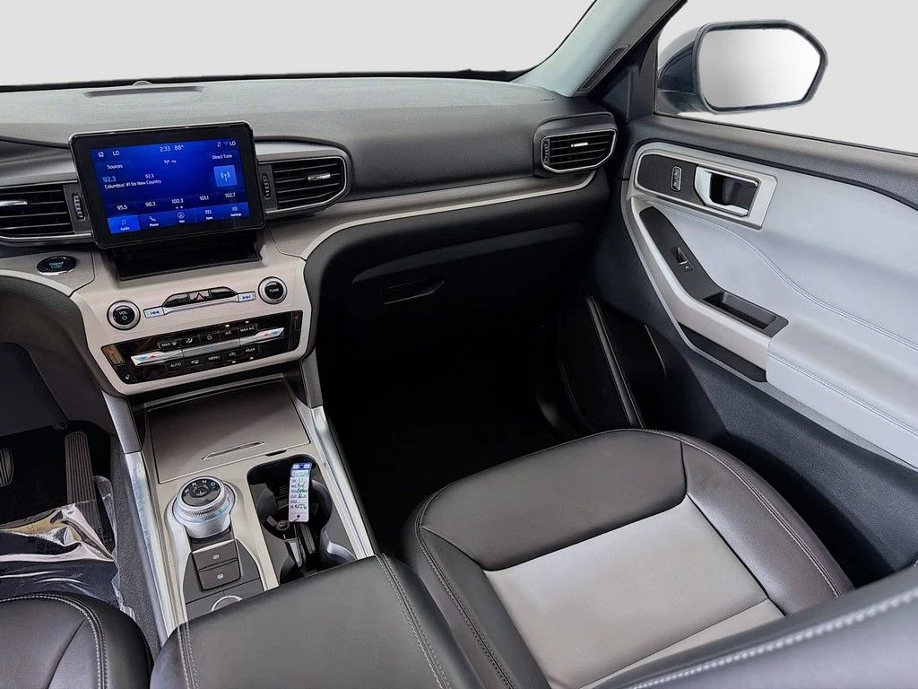 Used 2023 Blue Metallic Ford XLT image 32