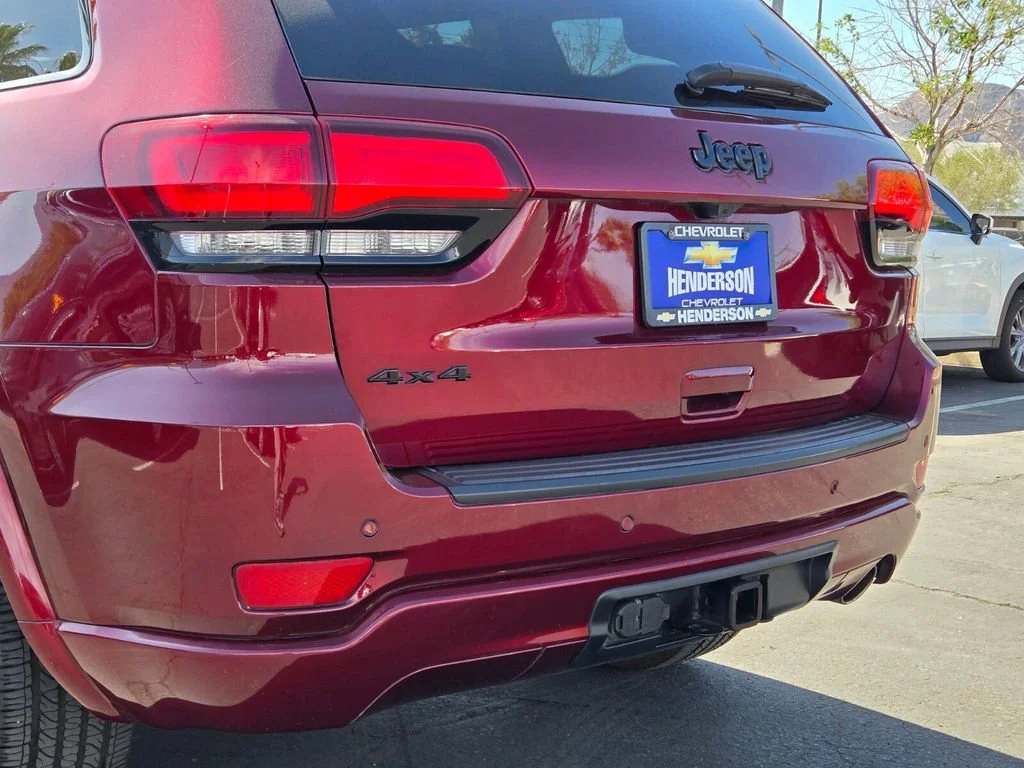 Used 2022 Velvet Red Pearlc Jeep Laredo X image 5