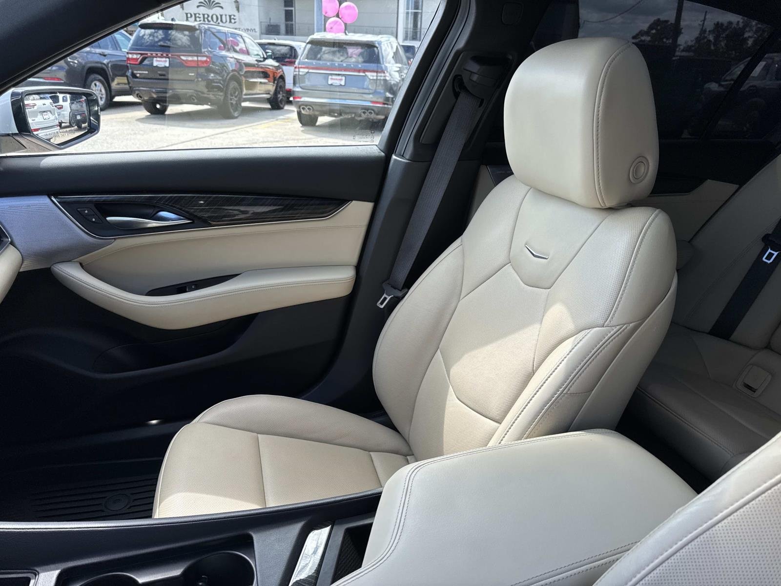 Used 2021 Crystal White Tricoat Cadillac Premium Luxury image 16