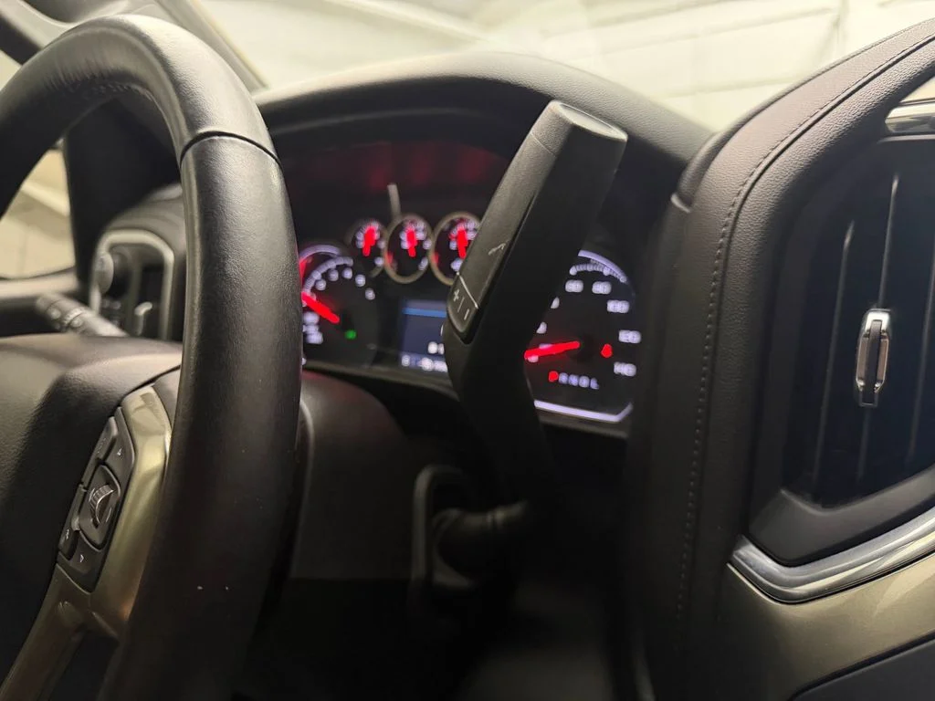 Used 2022 Shadow Gray Metallic Chevrolet RST image 27