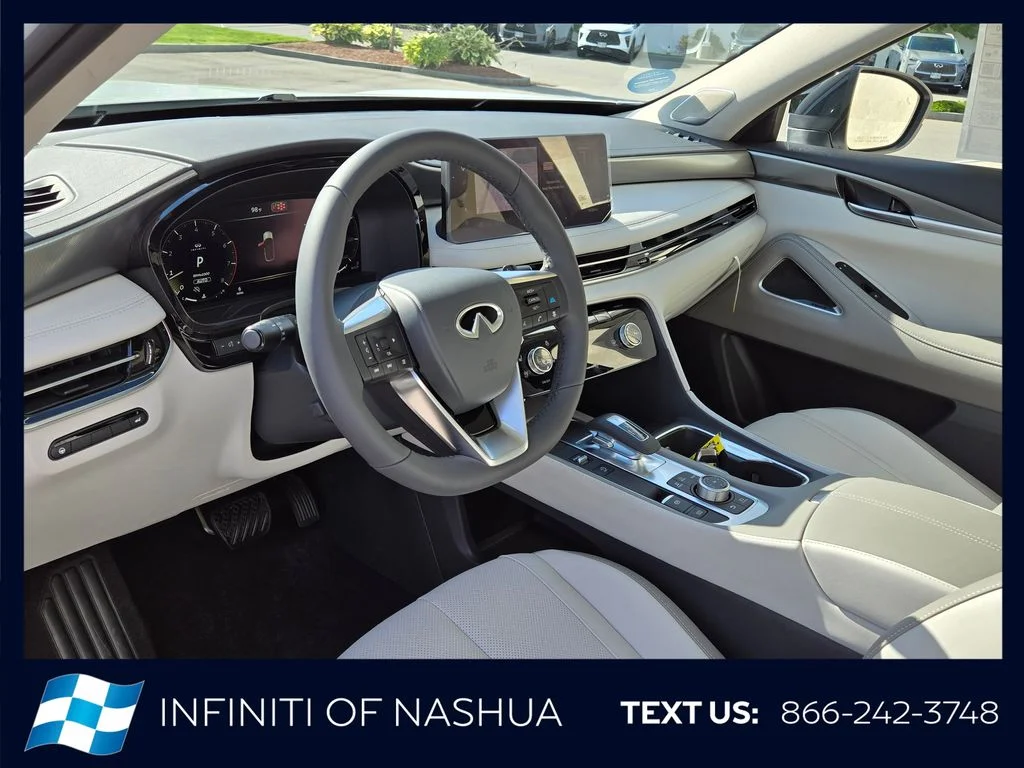New 2027 RADIANT WHITE INFINITI Luxe AWD image 4