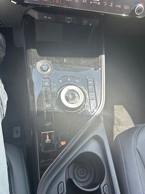 Used 2024 Gray Kia Wind image 11