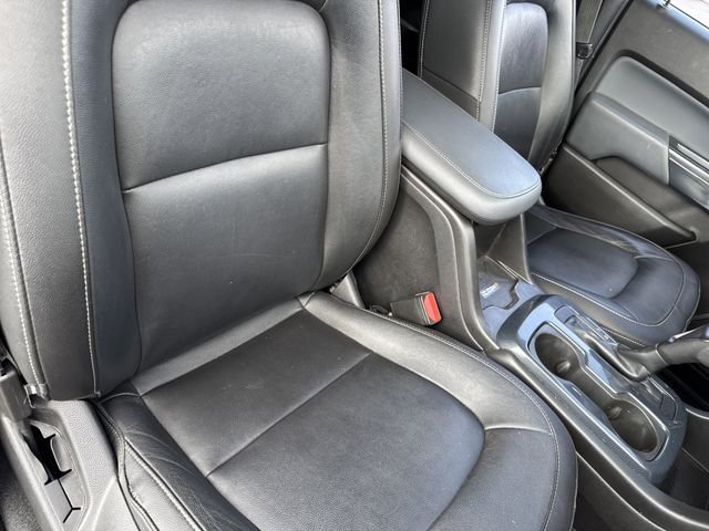 Used 2019 Gray Chevrolet Z71 image 27