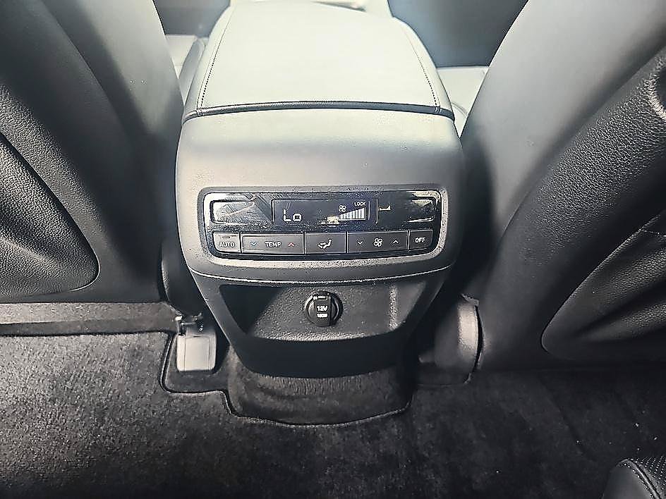 Used 2024 Abyss Black Pearl Hyundai SEL 7P image 29