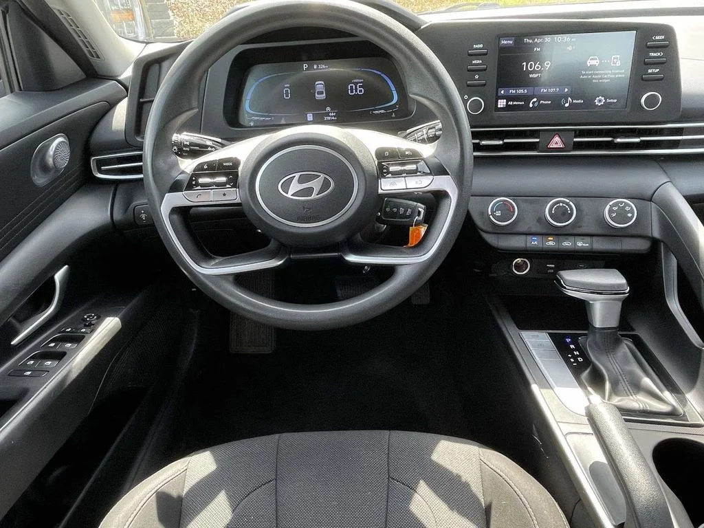 Certified Used 2024 Silver Hyundai SE image 8